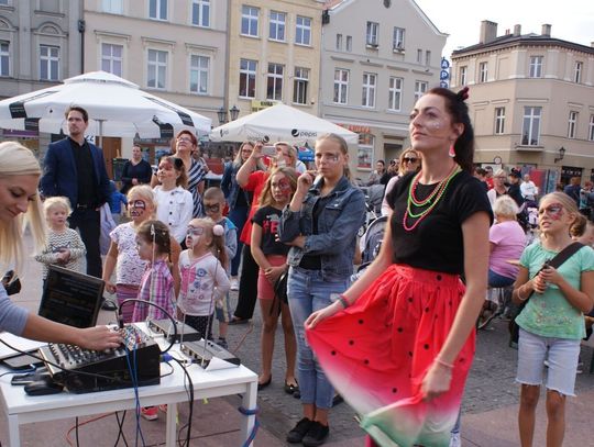 (ZDJĘCIA) Nie szczędzili gardeł i pieniędzy! Za nami karaoke dla Beaty Czaplewskiej