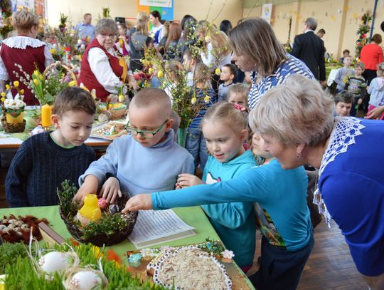 (ZDJĘCIA) Palmy, stroiki, mazurki – XIV Powiatowy Konkurs Wielkanocny