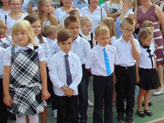 (ZDJĘCIA) Pierwszy dzwonek! Byliśmy z aparatem w „2”, „10” i „12”