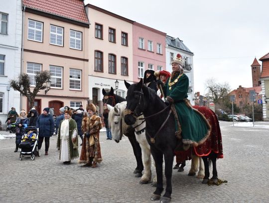 (ZDJĘCIA) Pierwszy Orszak Trzech Króli przeszedł przez Gniew!