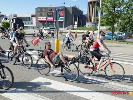 (ZDJĘCIA) Przez Tczew przejechał peleton Wielkiego Przejazdu Rowerowego