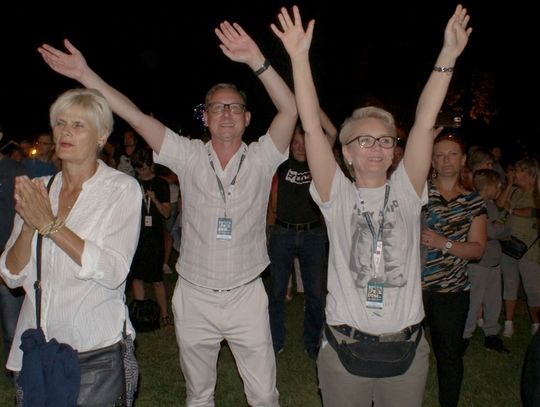 (ZDJĘCIA) Radość, energia i głośna muzyka - trwa Gospel Gniew 2018! Za nami m.in. koncert Golec uOrkiestra