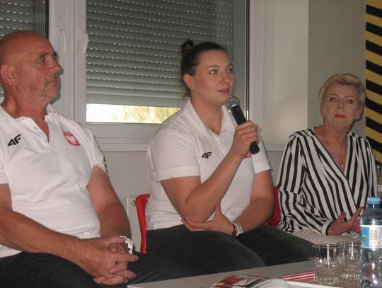 (ZDJĘCIA) Sensacyjna mistrzyni Europy odwiedziła Tczew. "Chciałam grać koszykówkę, ale..."