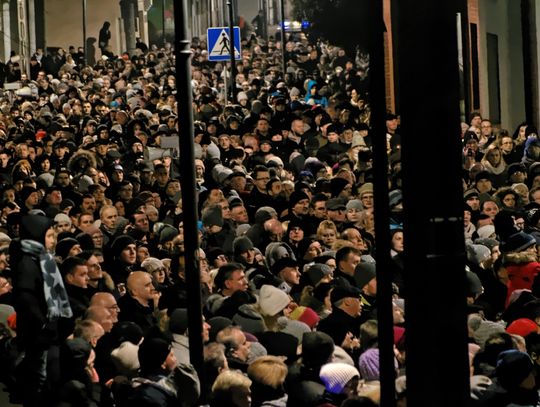 (ZDJĘCIA) Setki wiernych wzięły udział w tczewskiej Drodze Krzyżowej