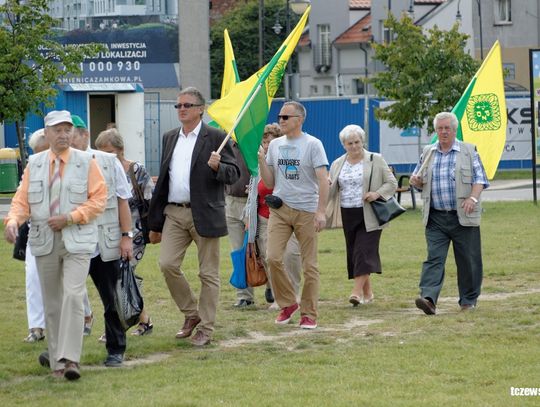 (ZDJĘCIA) Tczewscy działkowcy pochwalili się plonami na bulwarze