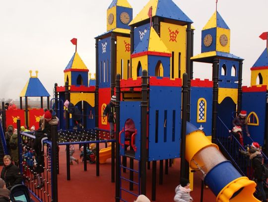 (ZDJĘCIA) Tczewskie mikołajki - na bulwarze otwarto wielki, średniowieczny zamek!