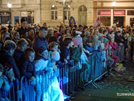 (ZDJĘCIA) Tłumy tczewian na 6. Balu Świętych! Nie brakowało ciekawych przebrań