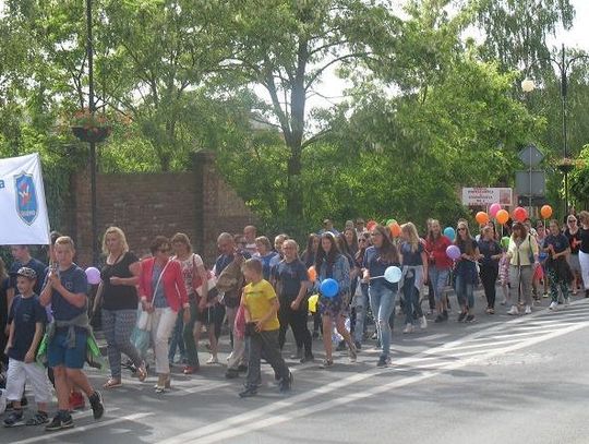 (ZDJĘCIA) Trwają Dni Pelplina. W piątek Gala Disco Polo, w sobotę tradycyjny przemarsz setek mieszkańców