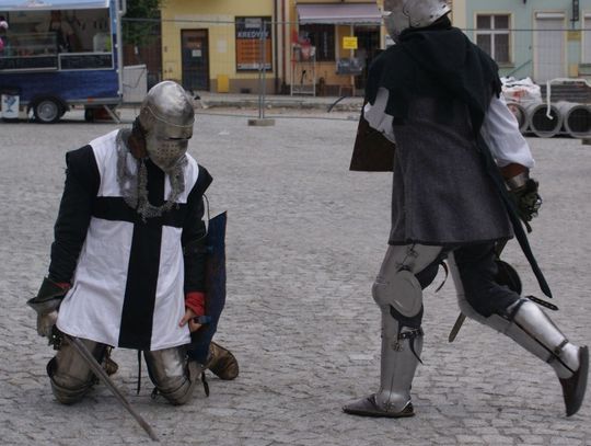 (ZDJĘCIA) W Gniewie Kociewiacy starli się z Krzyżakami. Walczono nie tylko na miecze! 