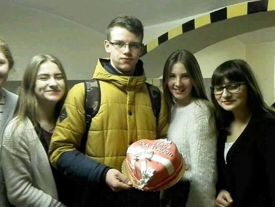 (ZDJĘCIA) W Gniewie zbierali środki dla poszkodowanej w wypadku 20-letniej Klaudii! 