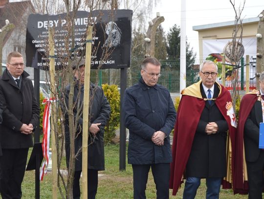 (ZDJĘCIA) W II LO otwarto Tczewski Panteon Katyński