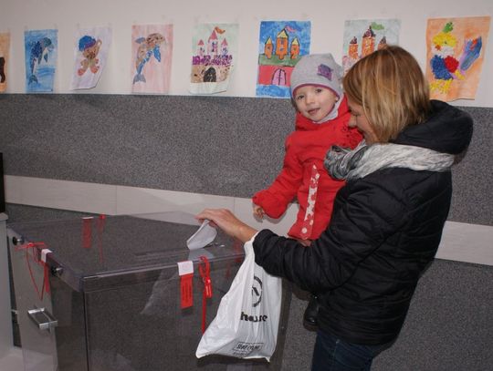 (ZDJĘCIA) W powiecie tczewskim wybieraliśmy czterech włodarzy nowej kadencji - słaba frekwencja...