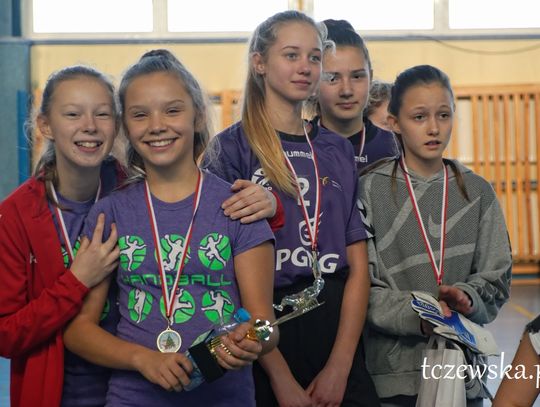 (ZDJĘCIA) W Tczewie rozegrano Mikołajkowy Turniej Piłki Nożnej dla uczniów szkół podstawowych 