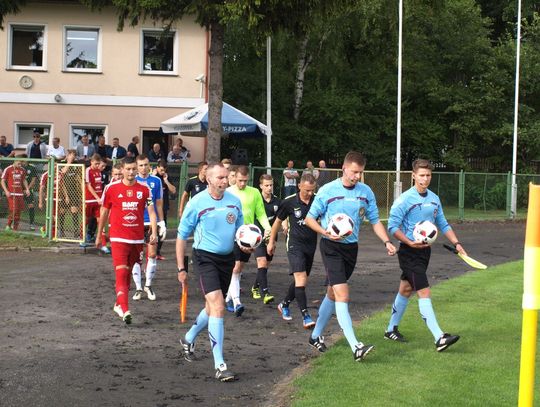 (ZDJĘCIA) Wierzyca zainaugurowała sezon w III Lidze. Niestety porażką...