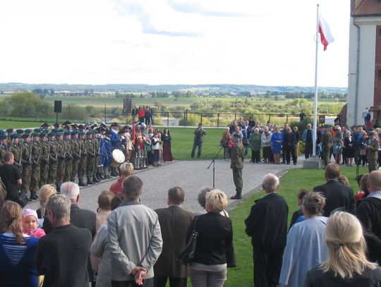 (ZDJĘCIA) Wyjątkowe uroczystości w Gniewie! Setki mieszkańców na "Żołnierskich Gniewinkach"