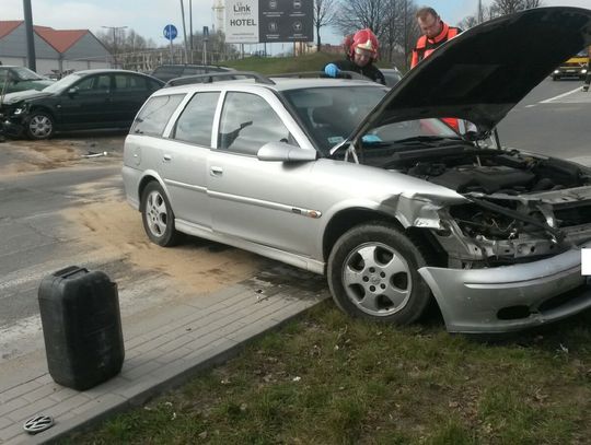 (ZDJĘCIA) Wypadek przy ul. Jagiellońskiej w Tczewie. Ranny 72-latek
