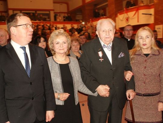 (ZDJĘCIA) Z okazji Dnia Tczewa prezydent RP odznaczył zasłużonych mieszkańców 