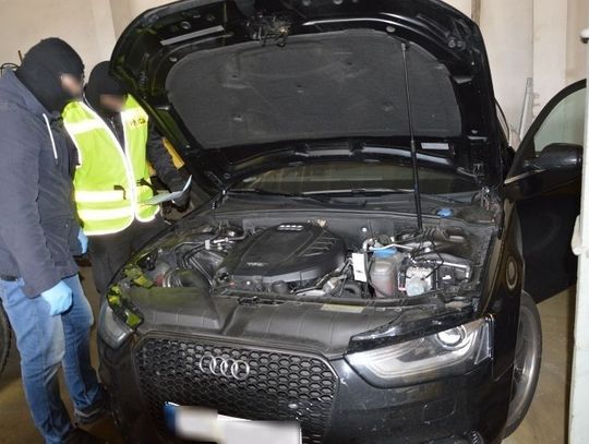 (ZDJĘCIA) Złodzieje samochodów zatrzymani! Kradli audi, renault... Mieli przy sobie także narkotyki!