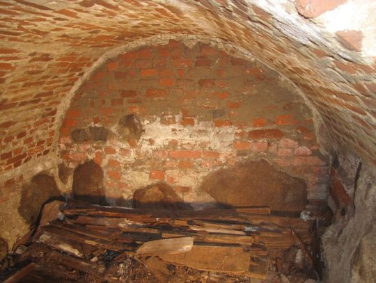 Złodzieje ubiegli archeologów. Krypta w tczewskiej farze odsłania swoje tajemnice. 