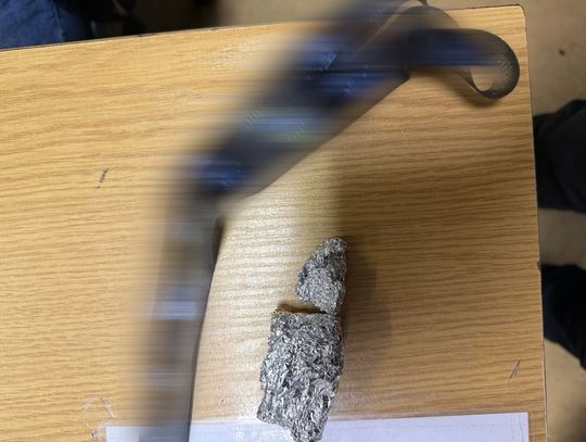 Zniszczone banery klubu piłkarskiego. Nastolatek zatrzymany, miał przy sobie narkotyki