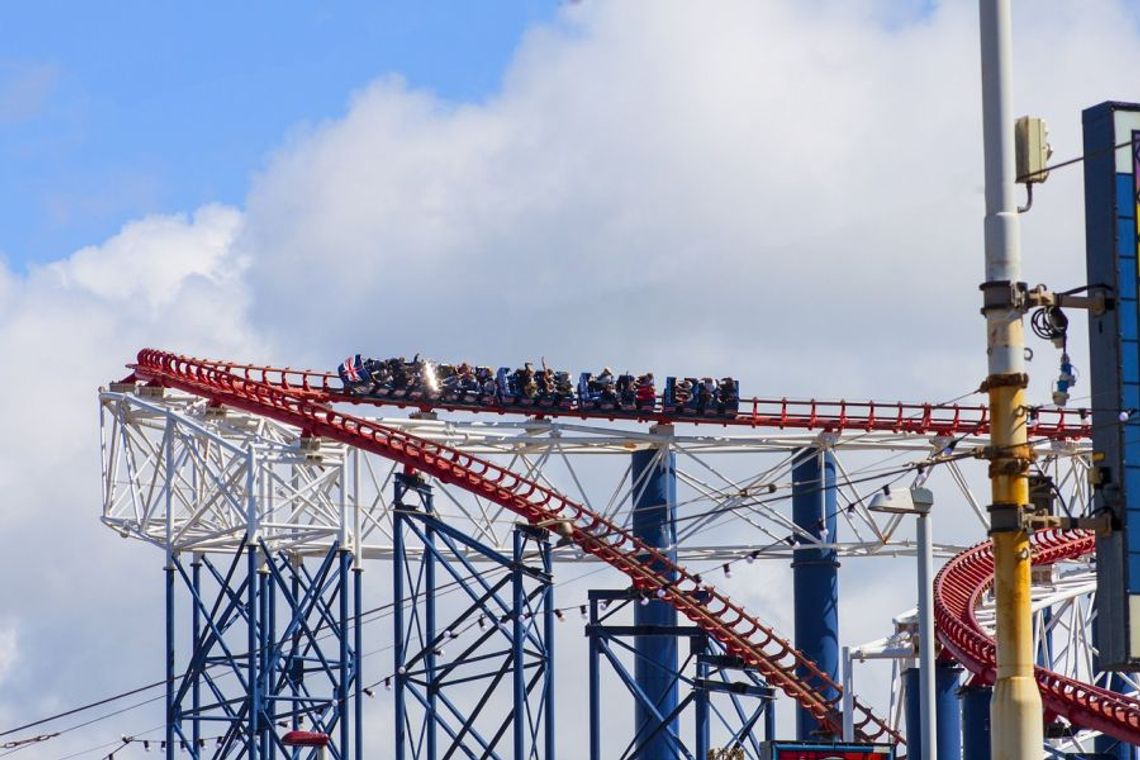 16 sierpnia 2024 r. - Ważny dzień w kalendarzu. Światowy Dzień Roller Coastera