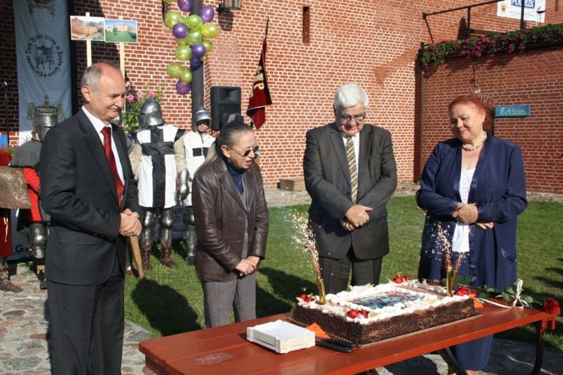 20-lecie gniewskiej placówki. LO będzie i będą uczniowie! 20-lecie gniewskiej placówki. LO będzie i będą uczniowie!