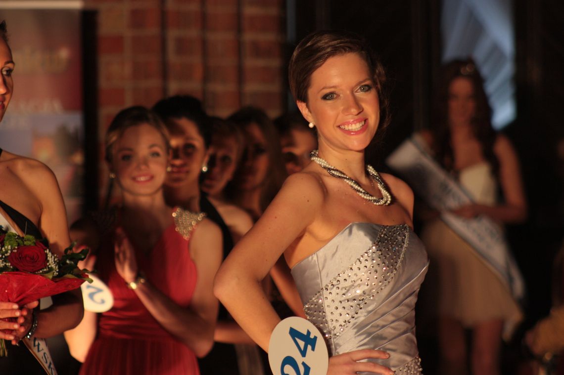 24 księżniczki w Gniewie. Karolina Morka z tytułem Miss Polski Ziemi Kociewskiej
