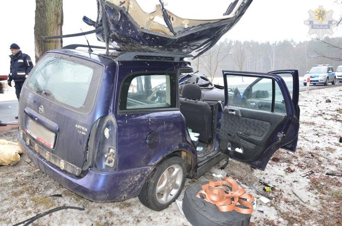 26-letni mieszkaniec powiatu tczewskiego rozbił się w sąsiednim powiecie. Ranny trafił do szpitala