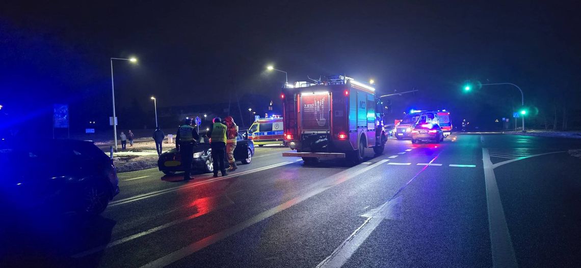 46-latek zginął na pasach. 24-letnia kierująca BMW trafiła do szpitala