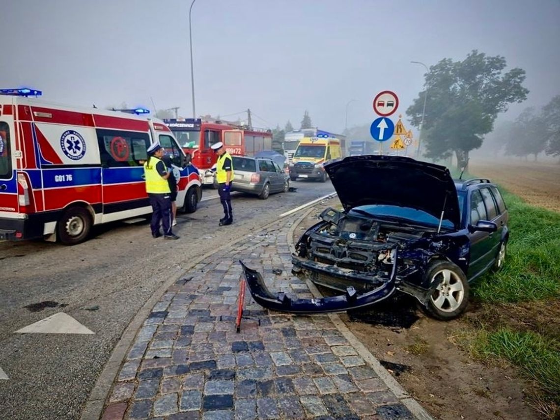 5 poszkodowanych w zderzeniu dwóch pojazdów na DK 22 w Gnojewie