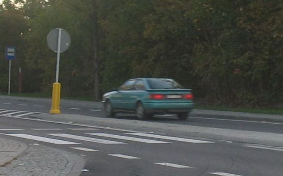 57-latek potrącony na... nowych pasach. Oświetlenia brak 57-latek potrącony na... nowych pasach. Oświetlenia brak