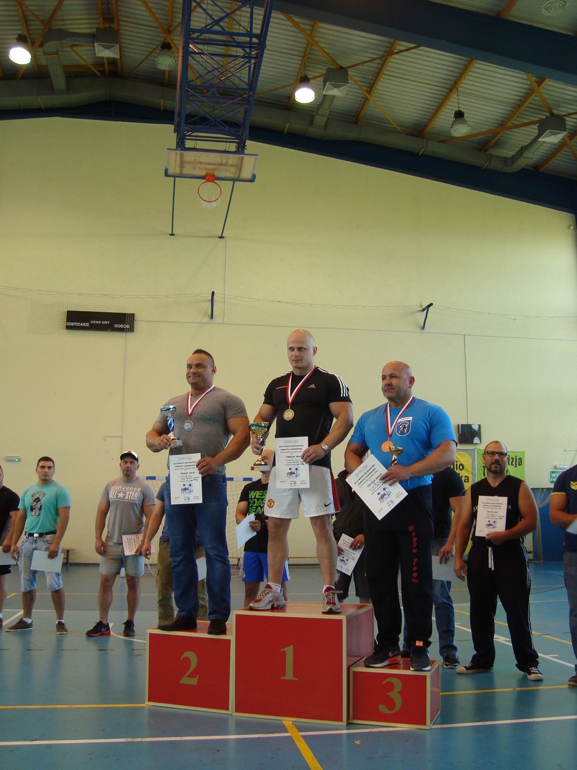 59-latek uniósł 180 kg! 59-latek uniósł 180 kg!