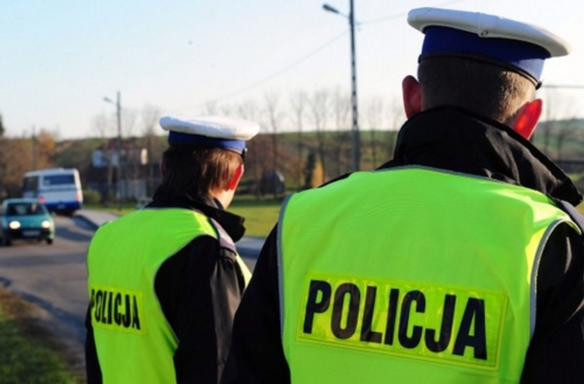 64-latek wjechał w tył auta. Miał ponad pół promila