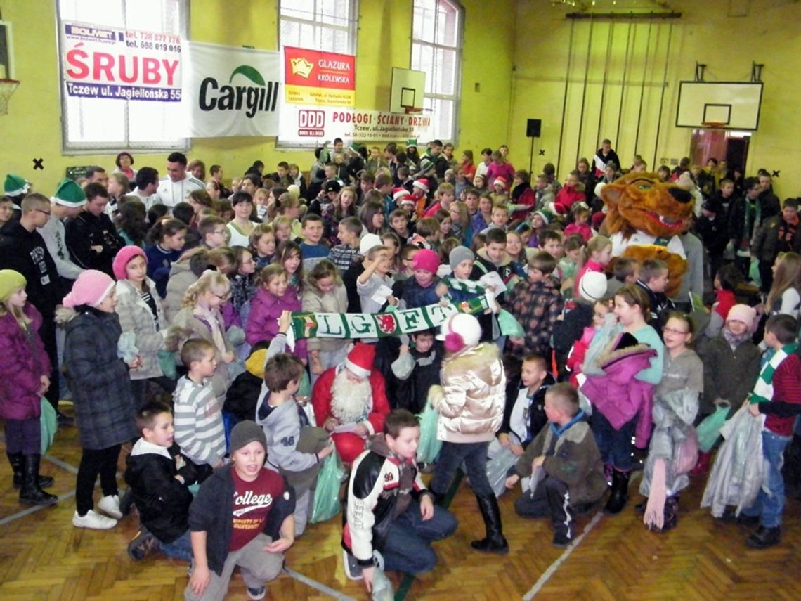 Biało – zielony Mikołaj w tczewskiej „Piątce”