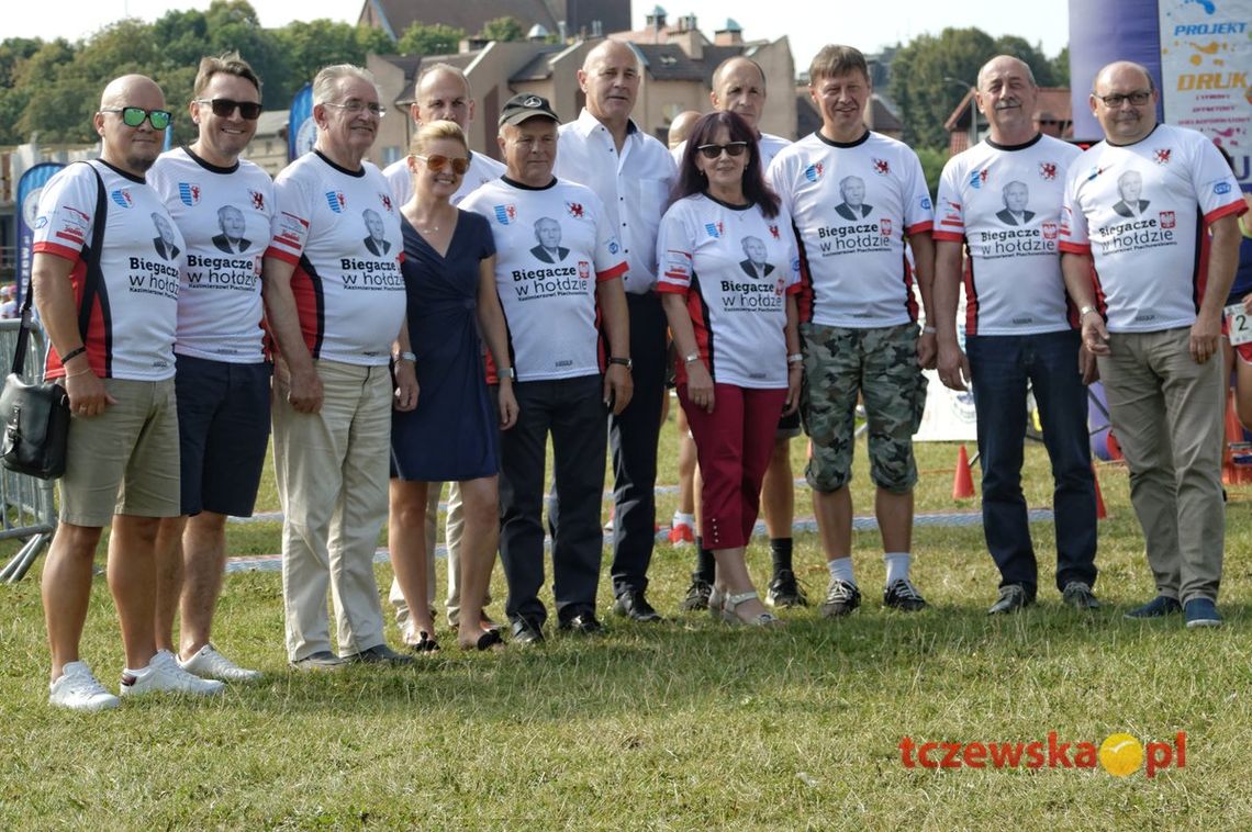 Biegacze w hołdzie Kazimierzowi Piechowskiemu