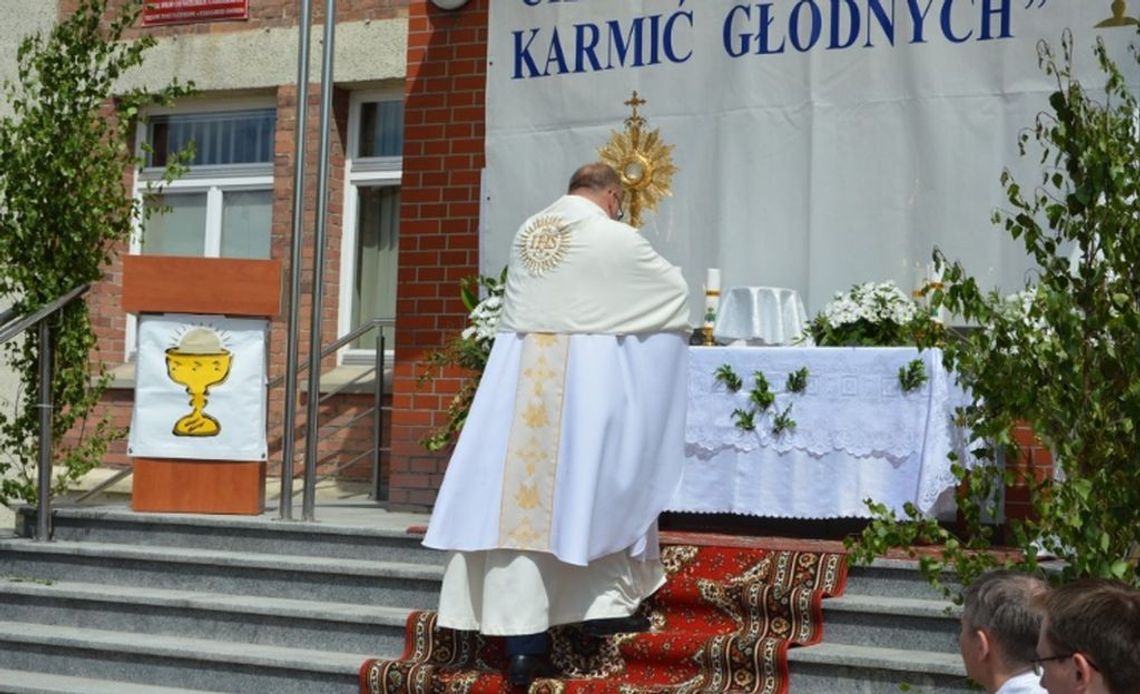 Biskup pelpliński Ryszard Kasyna: Procesja w Boże Ciało wyłącznie wokół kościołów