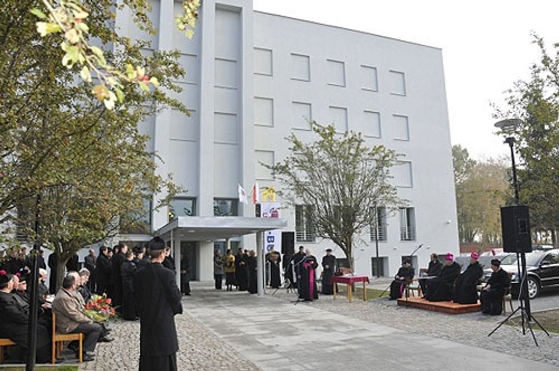 Bogate zasoby znalazły schronienie w nowej bibliotece