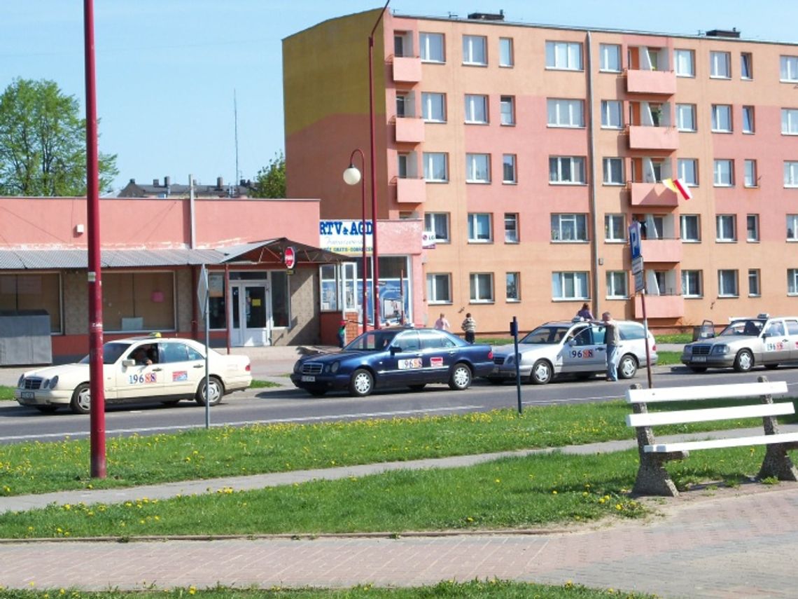 Brakuje miejsc na postoju. Taksówek przybyło. A klientów? Brakuje miejsc na postoju. Taksówek przybyło. A klientów?