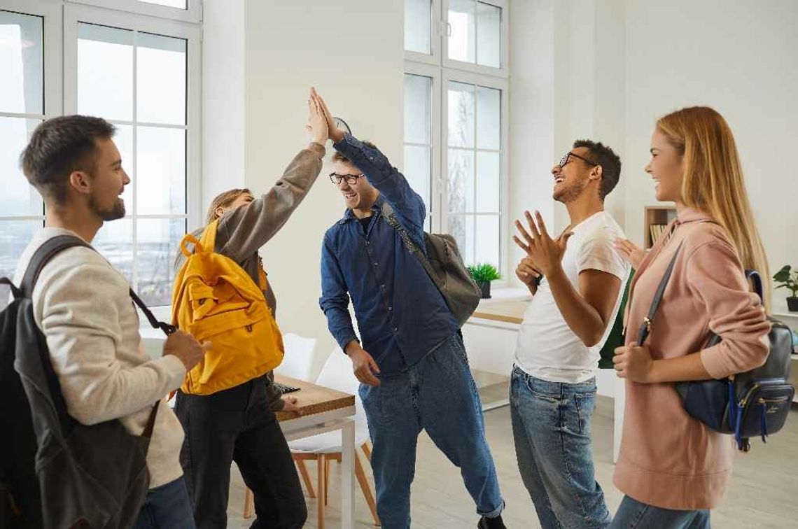 Brytyjczycy pogłębiają badania nad e-papierosami: tym razem rozpracowują ich rolę w rozpoczynaniu i rzucaniu palenia Brytyjczycy pogłębiają badania nad e-papierosami: tym razem rozpracowują ich rolę w rozpoczynaniu i rzucaniu palenia