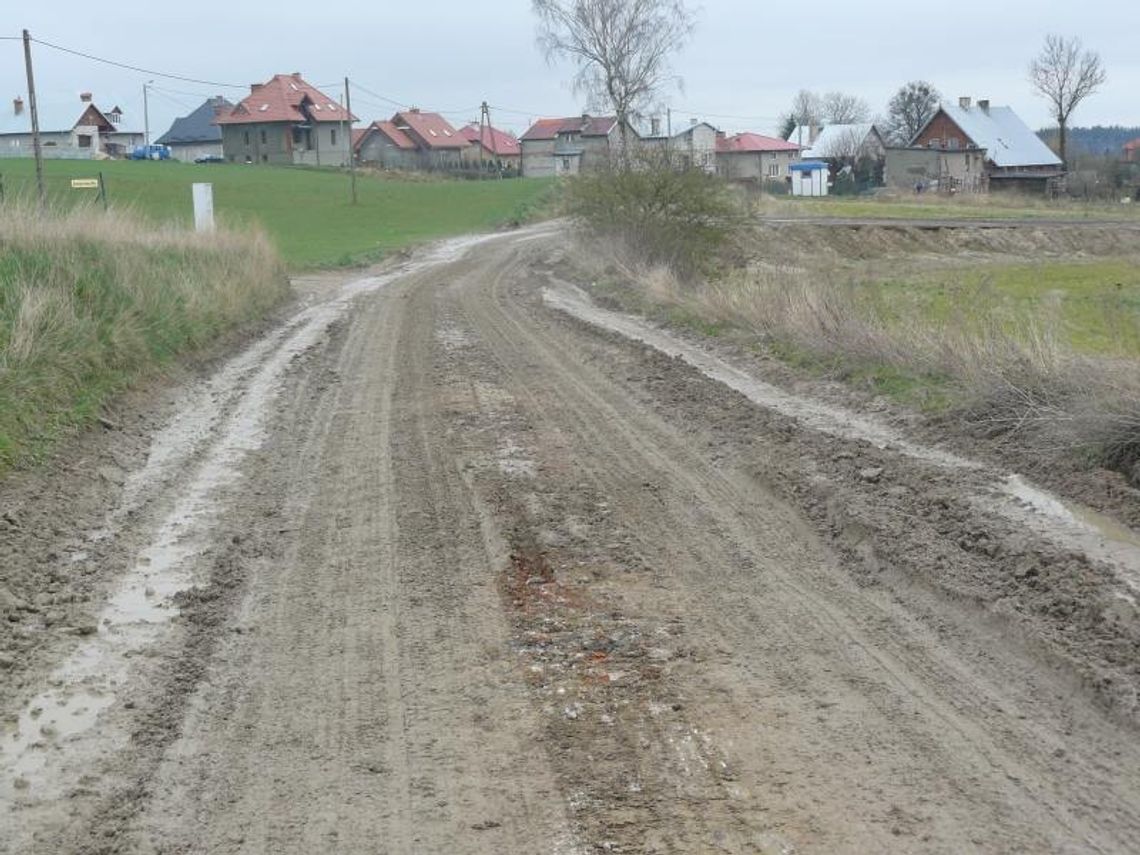 Budowa A-1 w toku, a mieszkańcy narzekają: strach chodzić tą ulicą