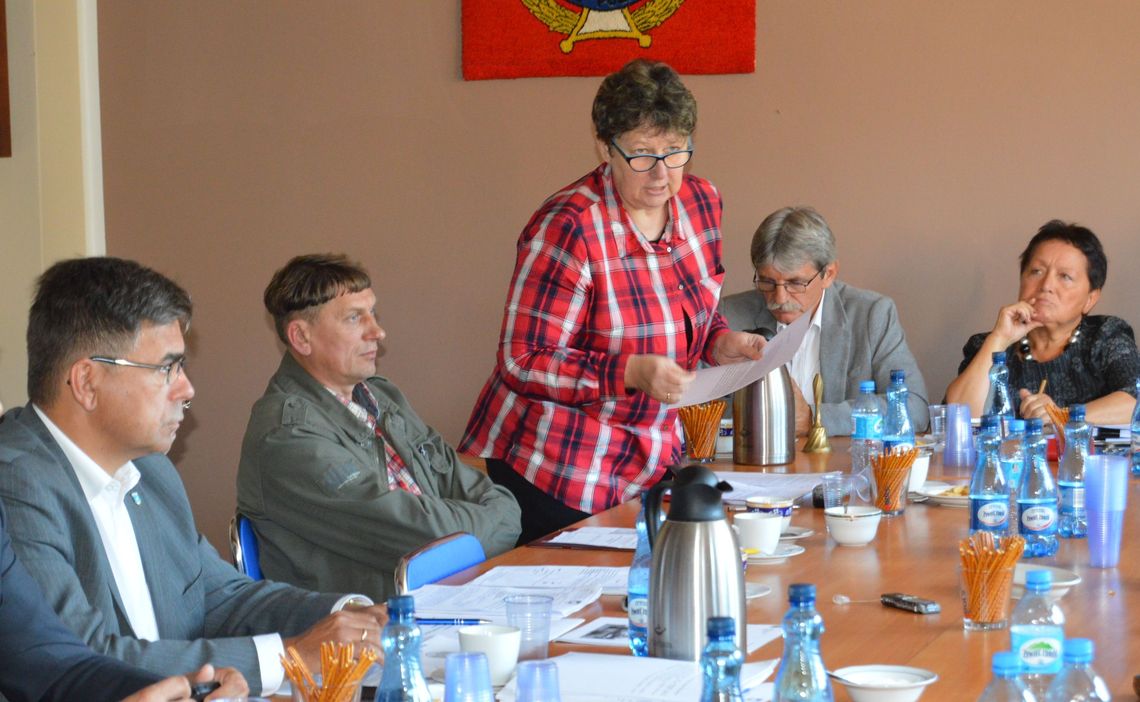 Burza wokół opłat za śmieci. Radni przeciw penetrowaniu kieszeni podatników Burza wokół opłat za śmieci. Radni przeciw penetrowaniu kieszeni podatników