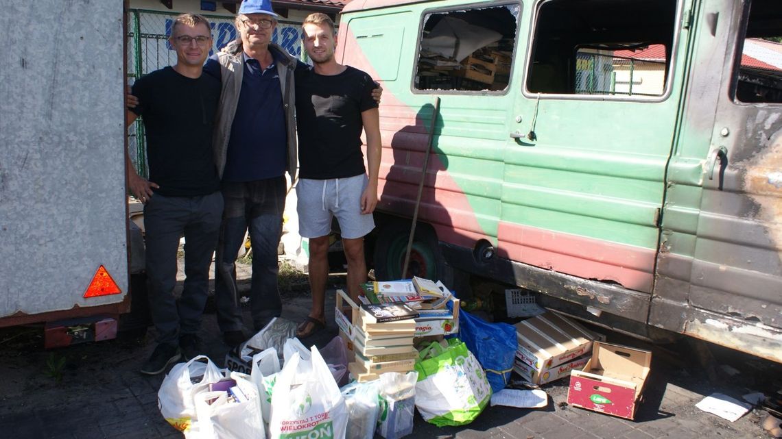 Chcieli wesprzeć pana Włodka "Książkowego" w zakupie żuka. Na koncie już ponad 50 tys. zł! Chcieli wesprzeć pana Włodka "Książkowego" w zakupie żuka. Na koncie już ponad 50 tys. zł!