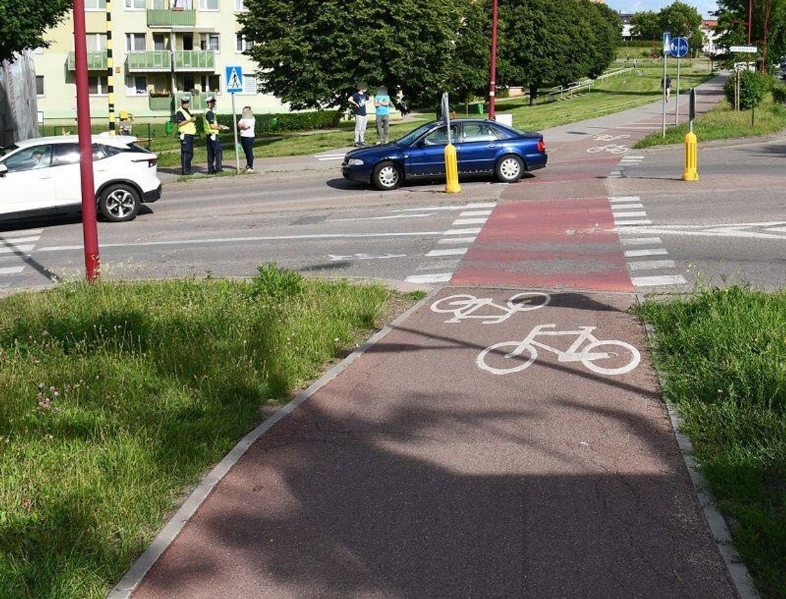 Chwila nieuwagi i groźne konsekwencje. Rowerzysta z obrażeniami w szpitalu Chwila nieuwagi i groźne konsekwencje. Rowerzysta z obrażeniami w szpitalu