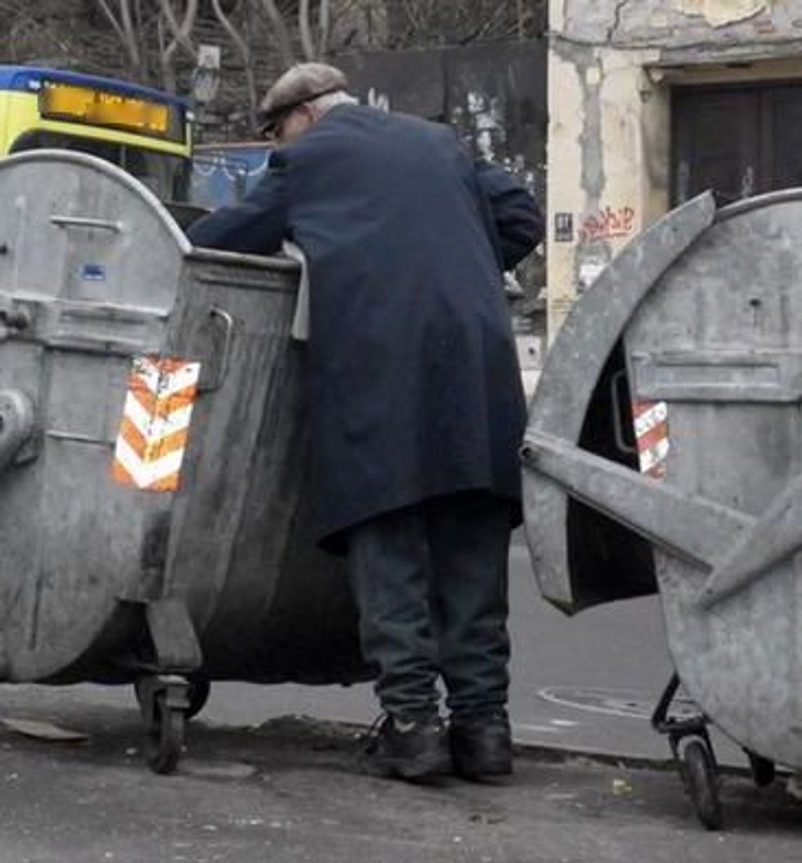 Co 10 mieszkaniec nie radzi sobie bez GOPS! Nowy problem: powracający emigranci zarobkowi