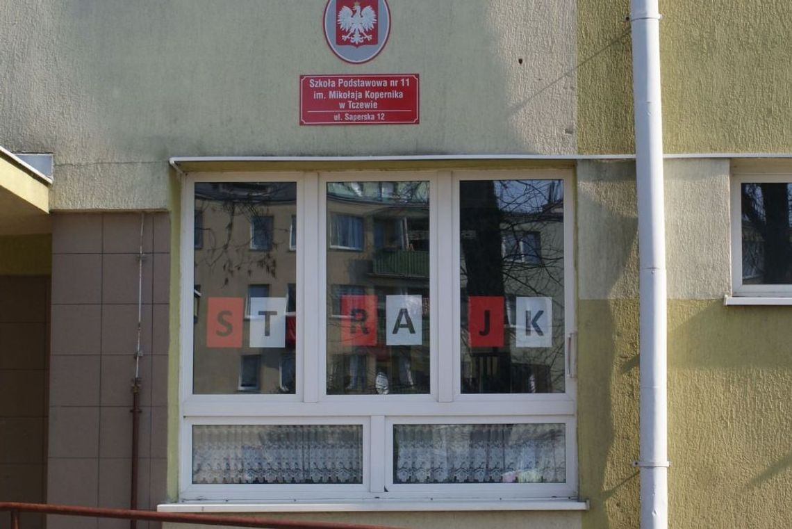 Co przyniesie poniedziałek? Niepewna sytuacja w tczewskich szkołach: nic nie wiemy, lepiej by dzieci zostały w domach Co przyniesie poniedziałek? Niepewna sytuacja w tczewskich szkołach: nic nie wiemy, lepiej by dzieci zostały w domach