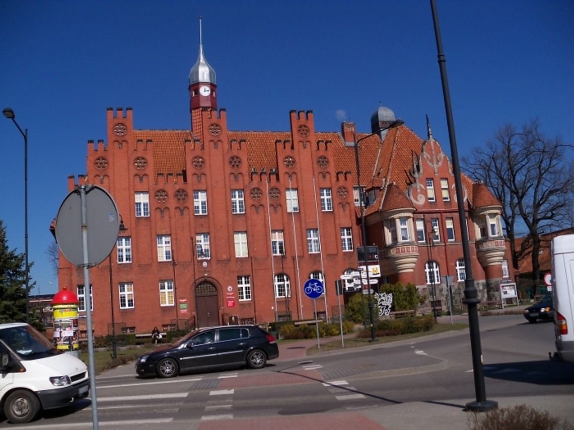 Co urzędnik robi w pracy? Co urzędnik robi w pracy?