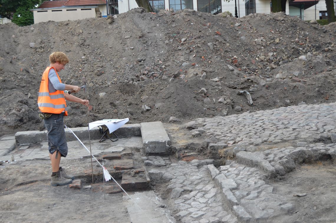 Co znaleziono na badanym terenie przy ul. Ściegiennego? Co znaleziono na badanym terenie przy ul. Ściegiennego?