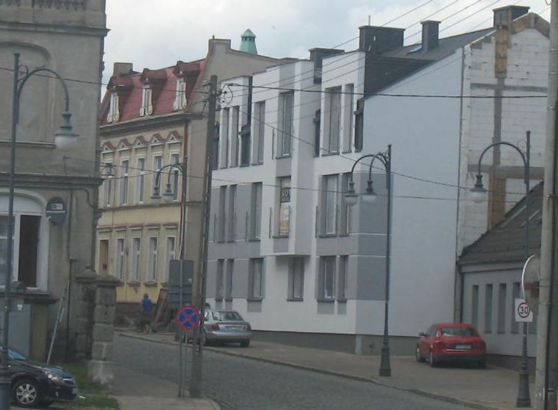 Cyrki z nową kamienicą. Konflikt właścicieli sąsiadujących nieruchomości