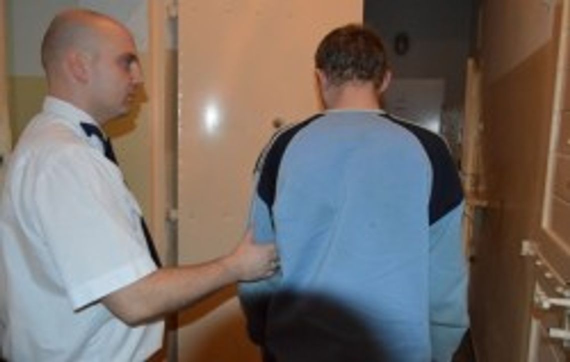 Czarlin. Ukradł telefon, a później dotkliwie pobił