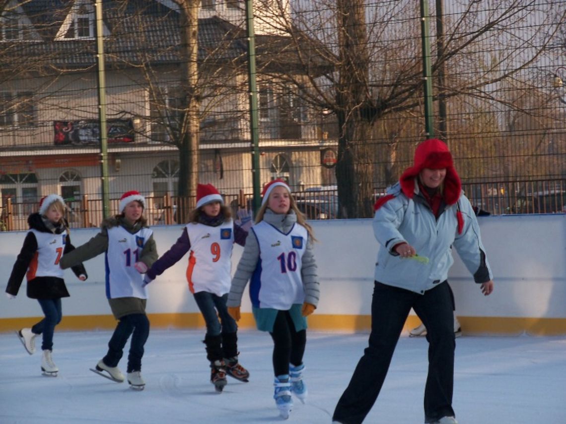 Czas założyć łyżwy - lodowisko już otwarte Czas założyć łyżwy - lodowisko już otwarte